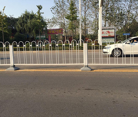許昌交通安全設(shè)施—道路護(hù)欄